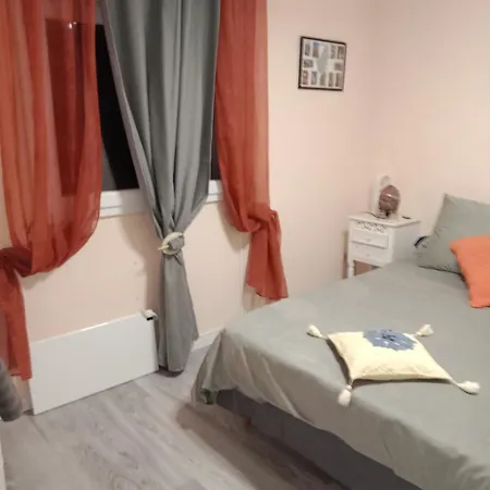 25 M2 Et Table D'hotes 2 Couette-café